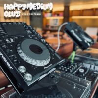 小淵沢駅前　the happymedium club　オープン